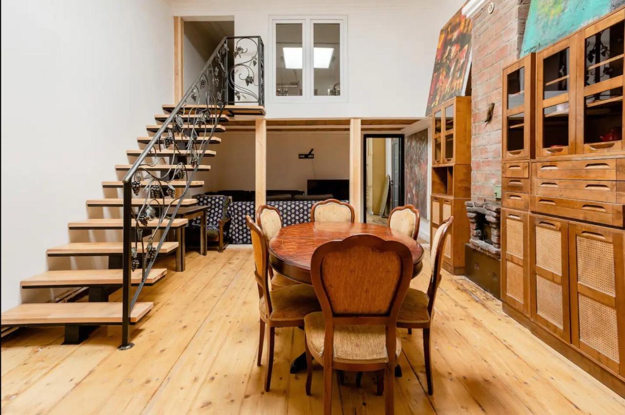 Lovely Dulcet Loft In Center Of Rustaveli تبليسي المظهر الخارجي الصورة